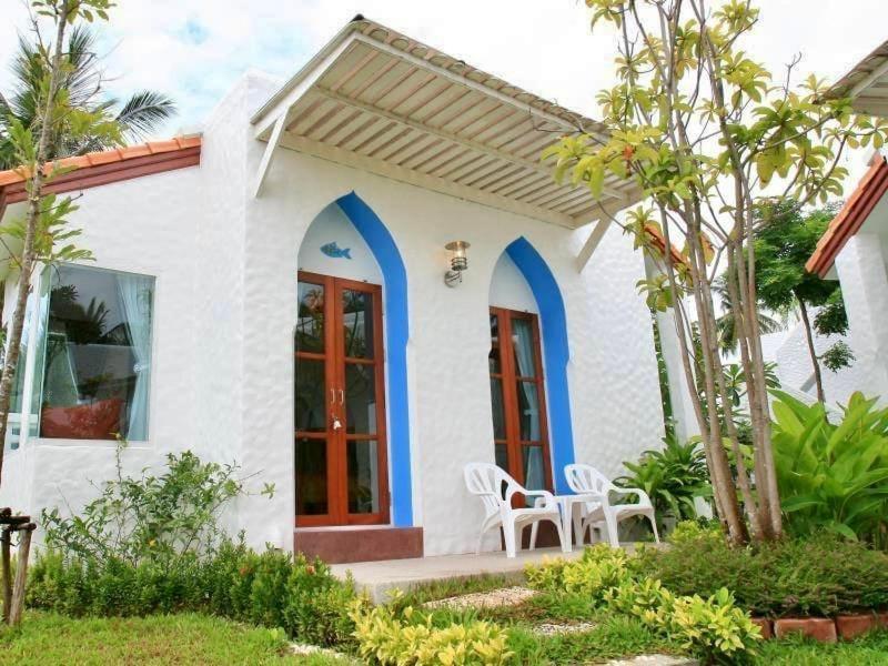 Baanmontra Beach Resort - Bankrut Екстер'єр фото