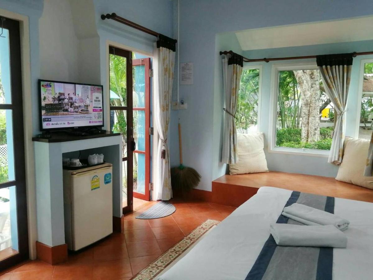 Baanmontra Beach Resort - Bankrut Екстер'єр фото