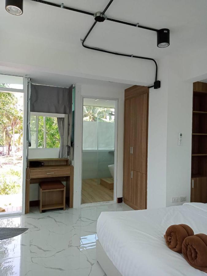 Baanmontra Beach Resort - Bankrut Екстер'єр фото