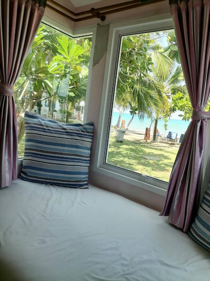Baanmontra Beach Resort - Bankrut Екстер'єр фото