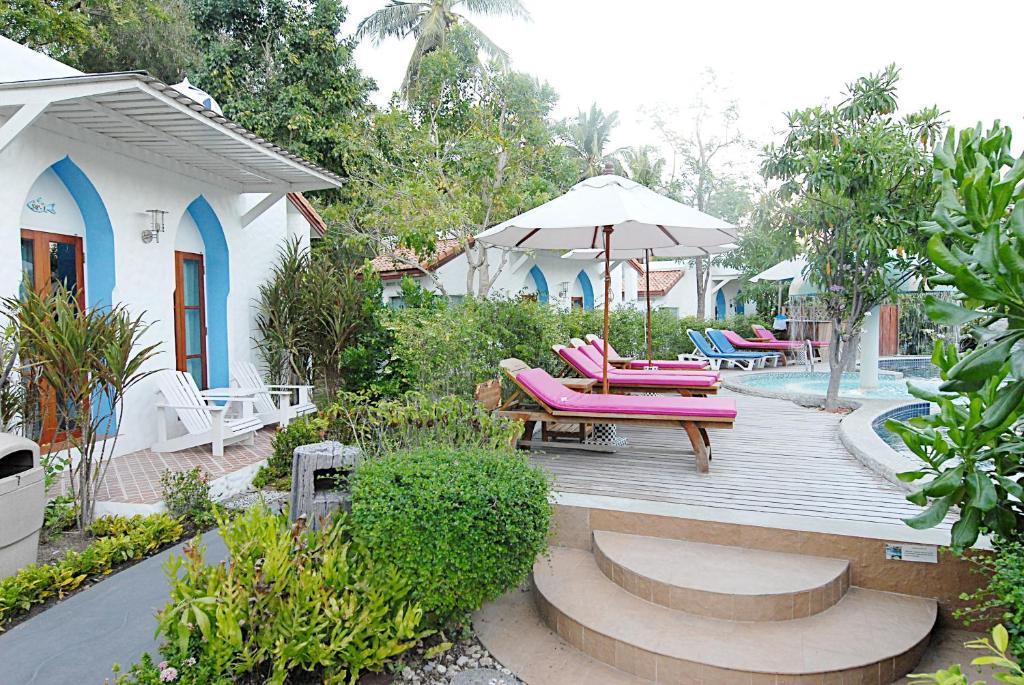 Baanmontra Beach Resort - Bankrut Екстер'єр фото