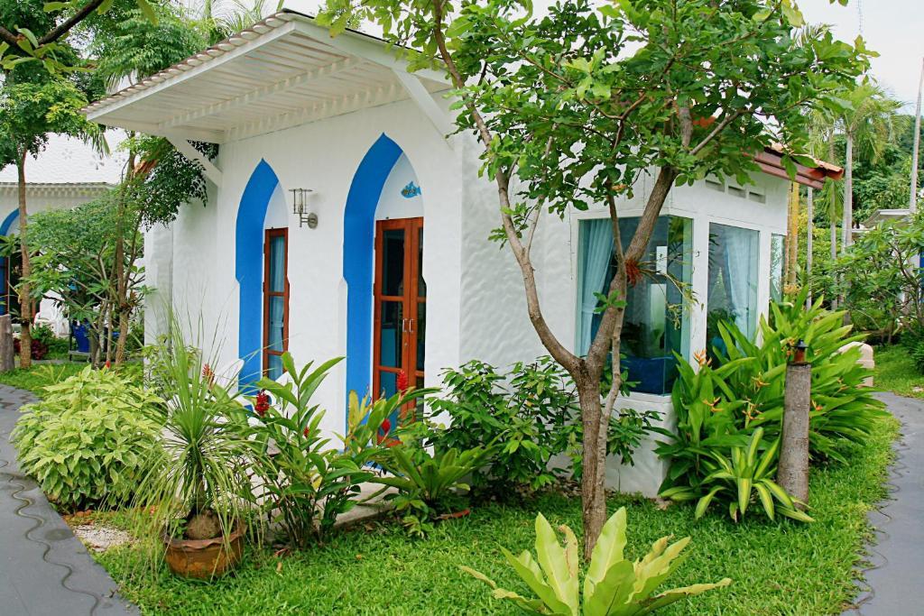 Baanmontra Beach Resort - Bankrut Номер фото